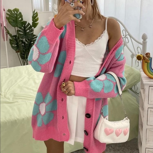 ⭐️HP🌸 Cardigan sweater floral pink green knit womens button v-neck flower NWT - Picture 3 of 8